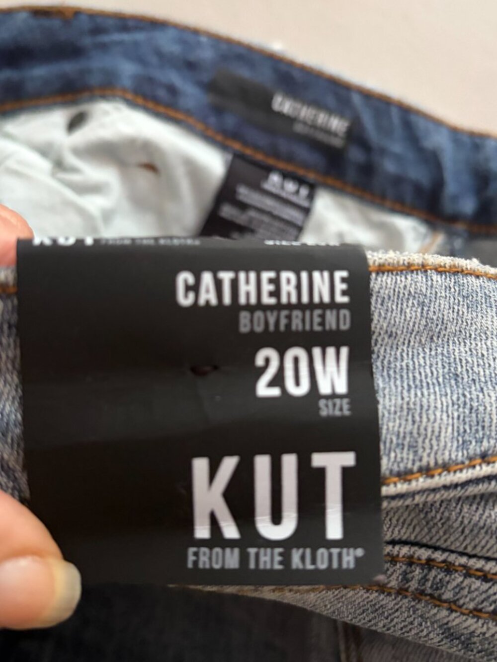 Kut from the Kloth Catherine Boyfriend Jeans Size 20W Distressed NWT - Picture 7 of 8